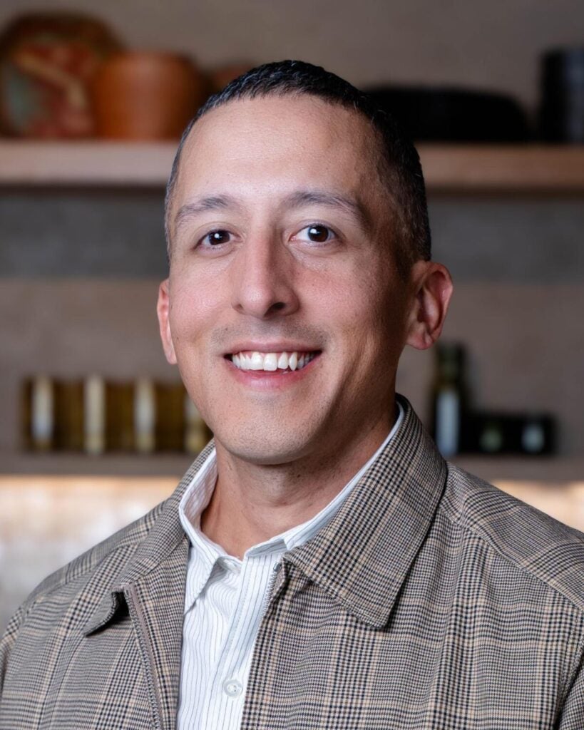 Miguel Garza headshot